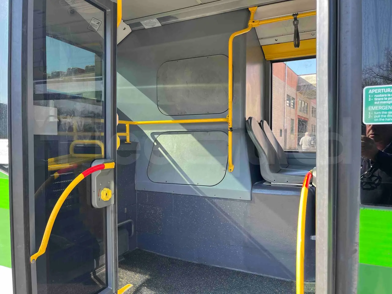 Mercedes-Benz Citaro G 0530 - Euro5 - 260kW - 17.940mt - floor hatches photo