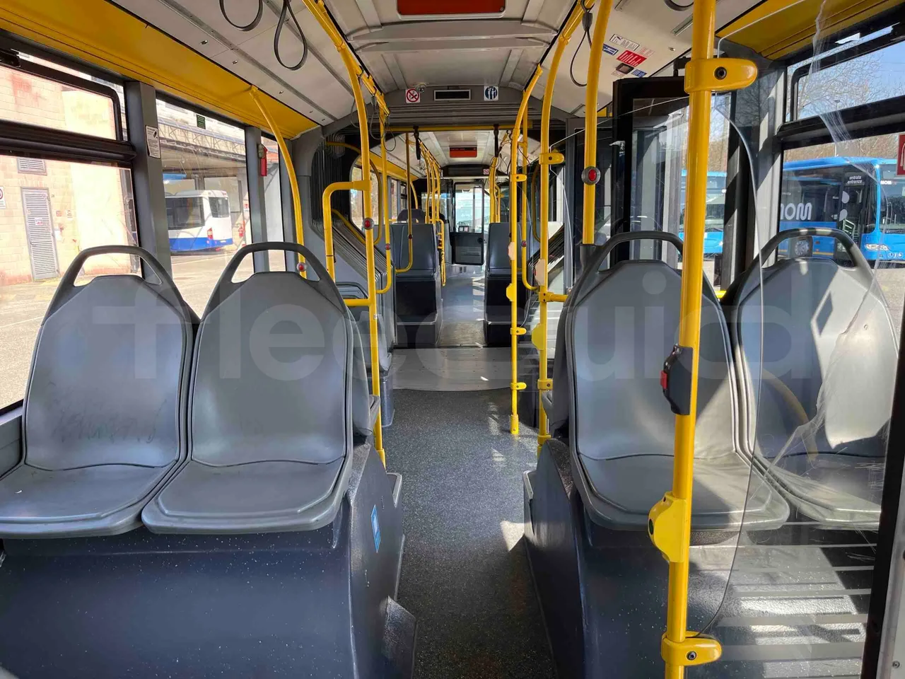 Mercedes-Benz Citaro G 0530 - Euro5 - 260kW - 17.940mt - forward view all seats last row height