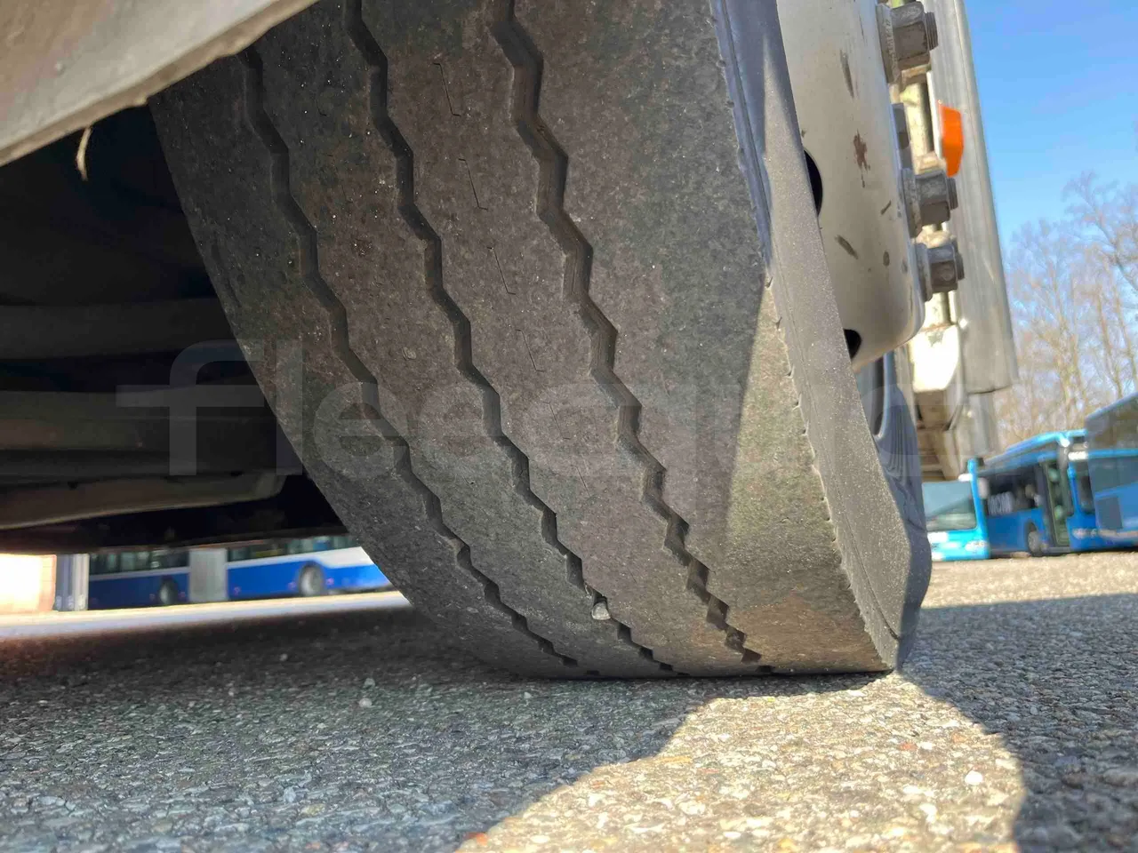 Mercedes-Benz Citaro G 0530 - Euro5 - 260kW - 17.940mt - tread condition third axle tires right