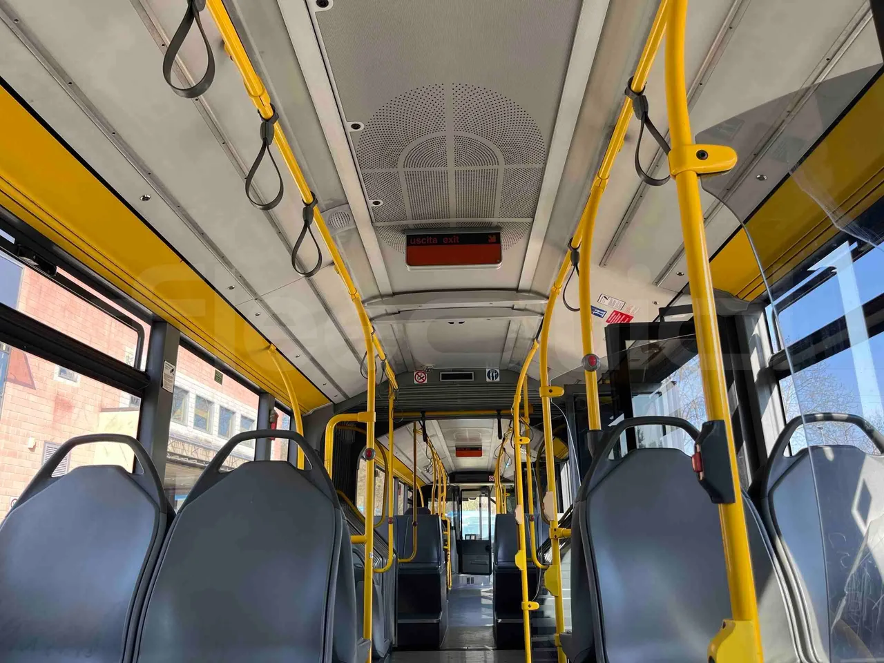 Mercedes-Benz Citaro G 0530 - Euro5 - 260kW - 17.940mt - overhead compartments photo