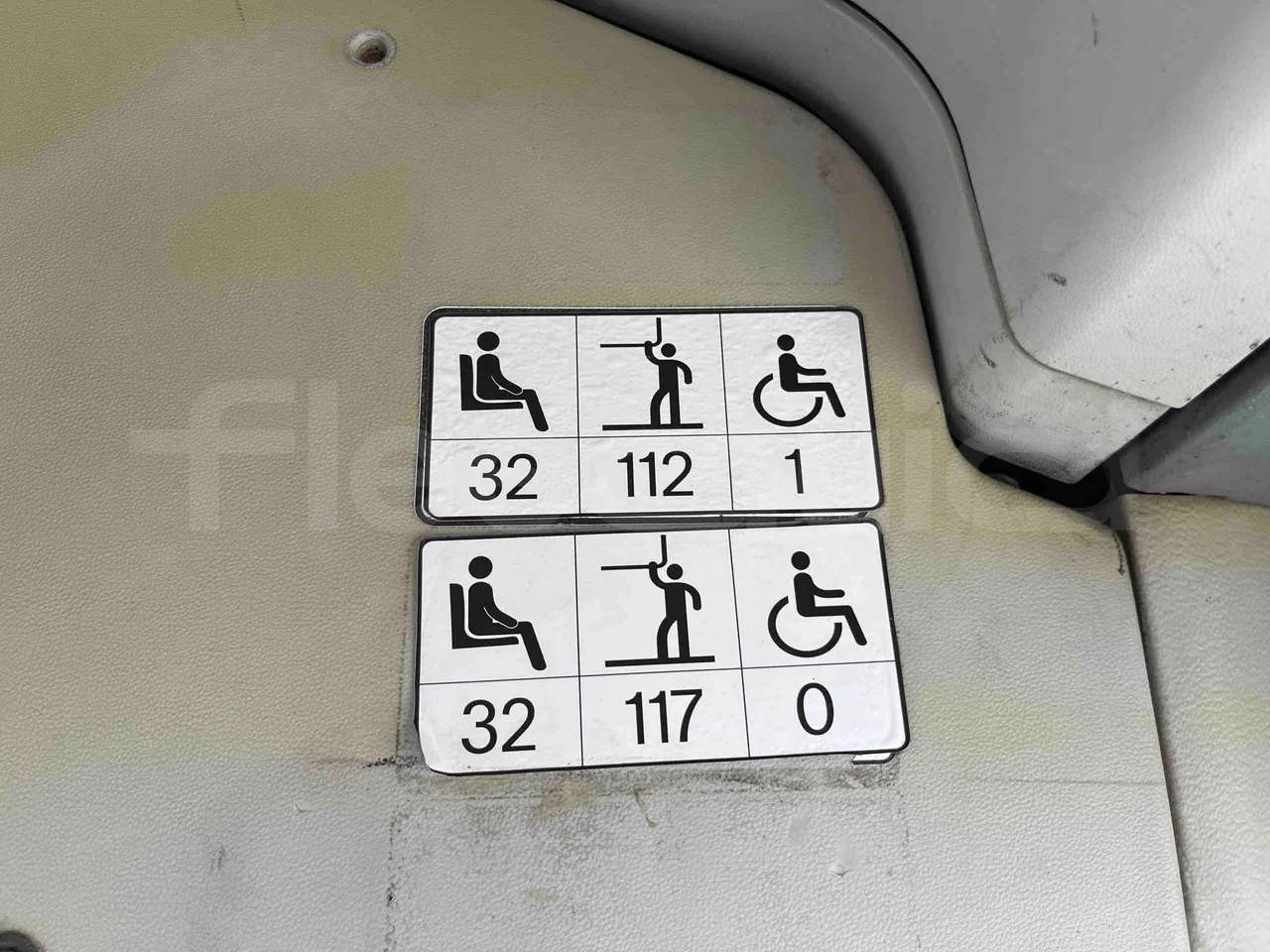 Mercedes-Benz Citaro G 0530 - Euro5 - 260kW - 17.940mt - seat plate photo