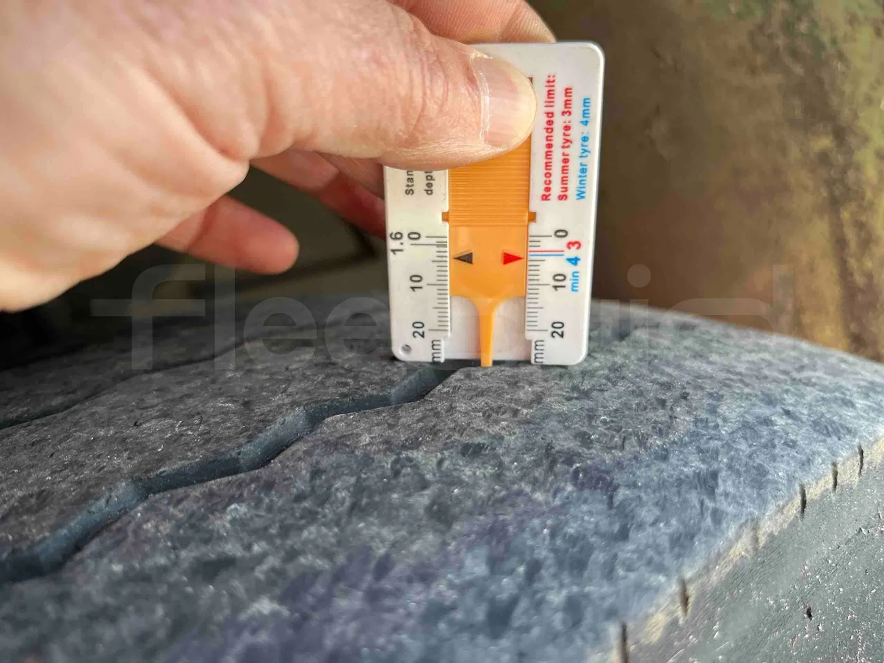 Mercedes-Benz Citaro G 0530 - Euro5 - 260kW - 17.940mt - front left tire measurements