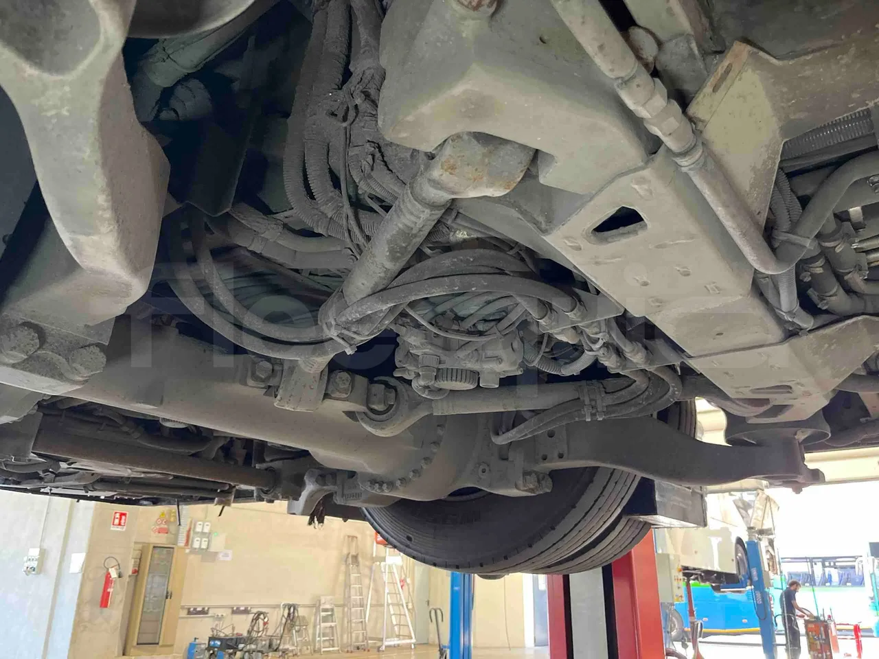 Mercedes-Benz Citaro G 0530 - Euro5 - 260kW - 17.940mt - axle 3 left side