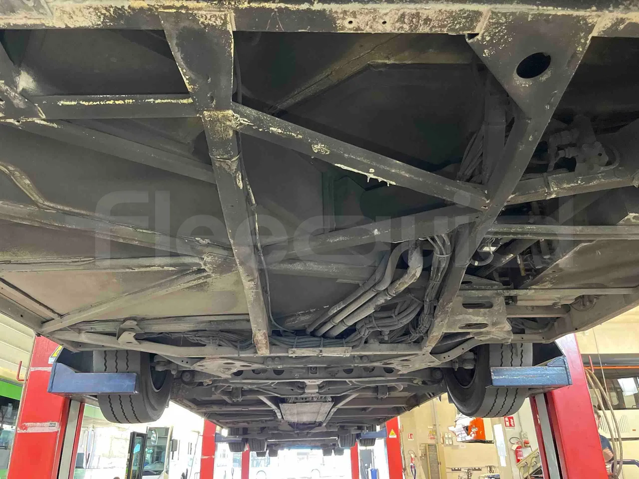 Mercedes-Benz Citaro G 0530 - Euro5 - 260kW - 17.940mt - front undercarriage from front