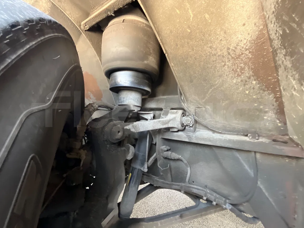 Vdl Futura - front shock absorbers left