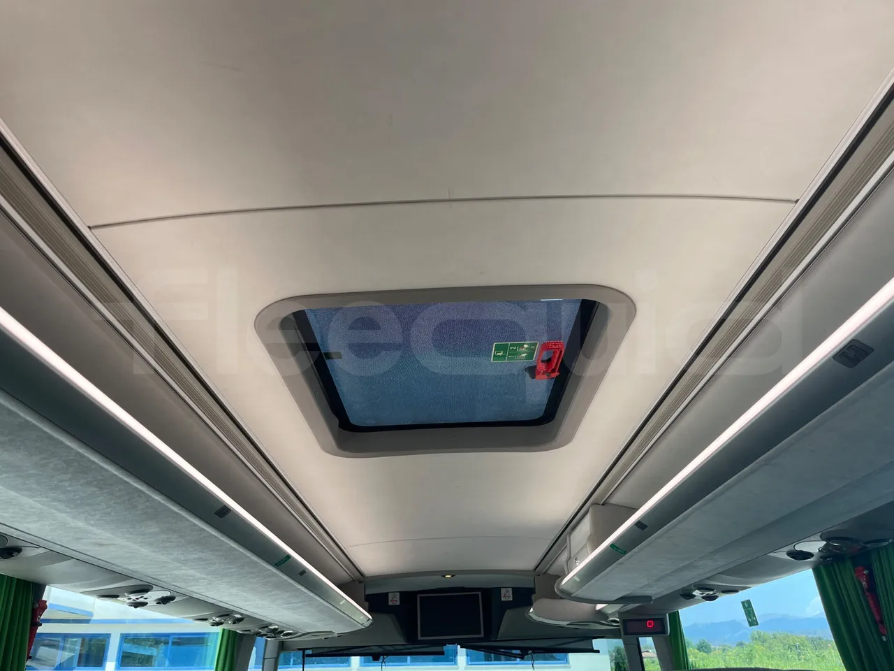 Vdl Futura - roof hatch 2