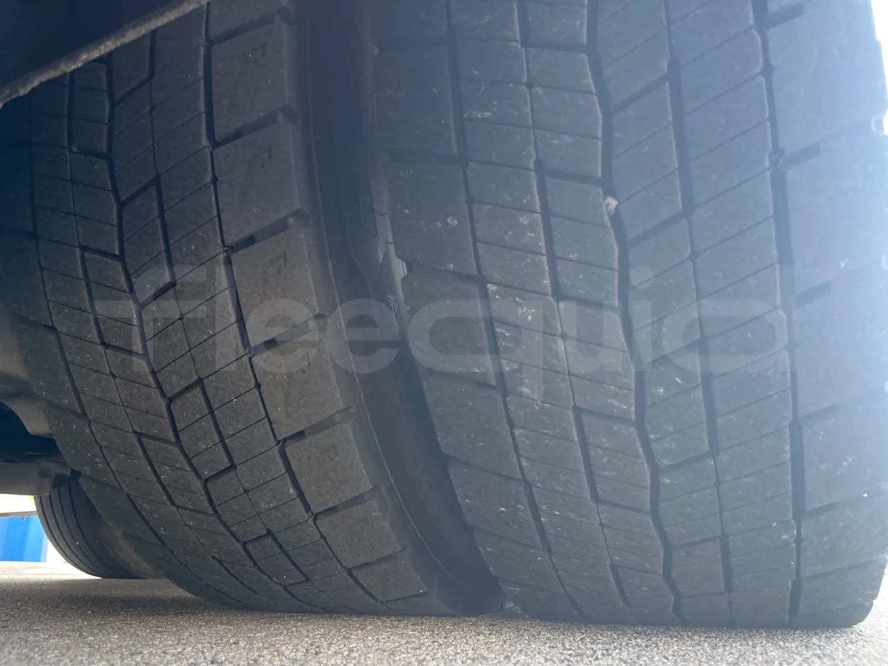 Vdl Futura - tread condition front tires right