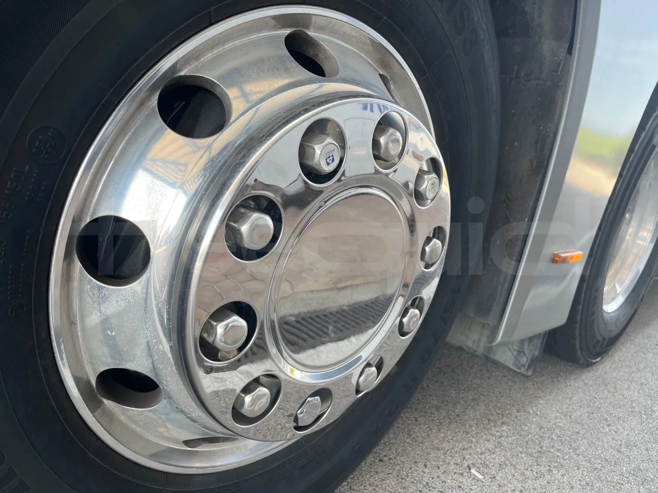 Vdl Futura - tread condition third axle tires left