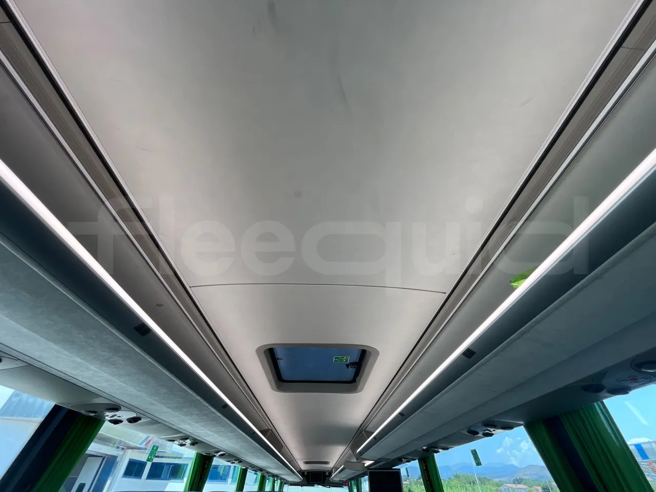Vdl Futura - overhead compartments photo