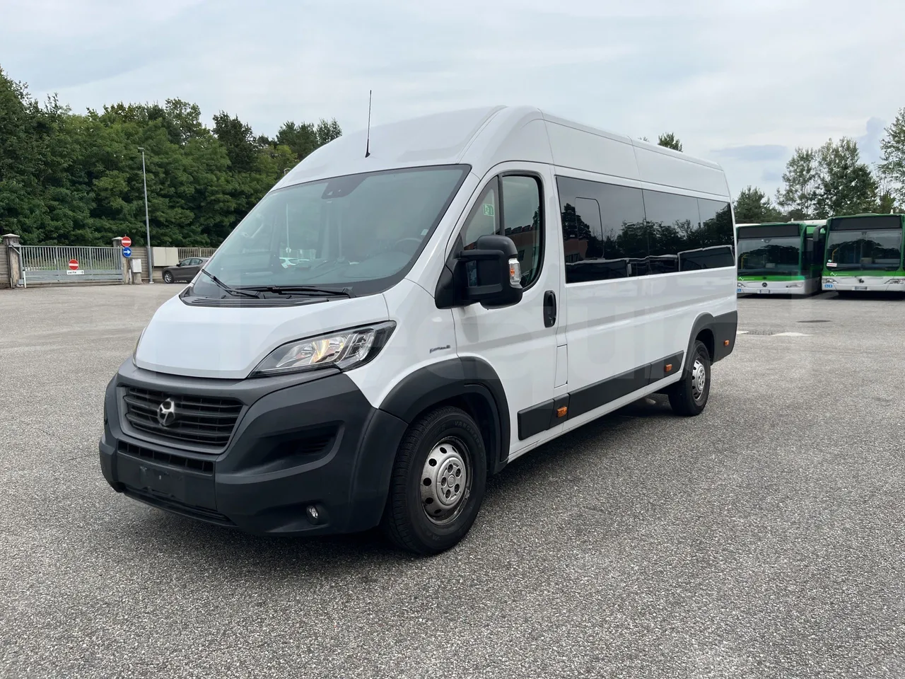 Fiat Ducato - 3/4 Front Left Side