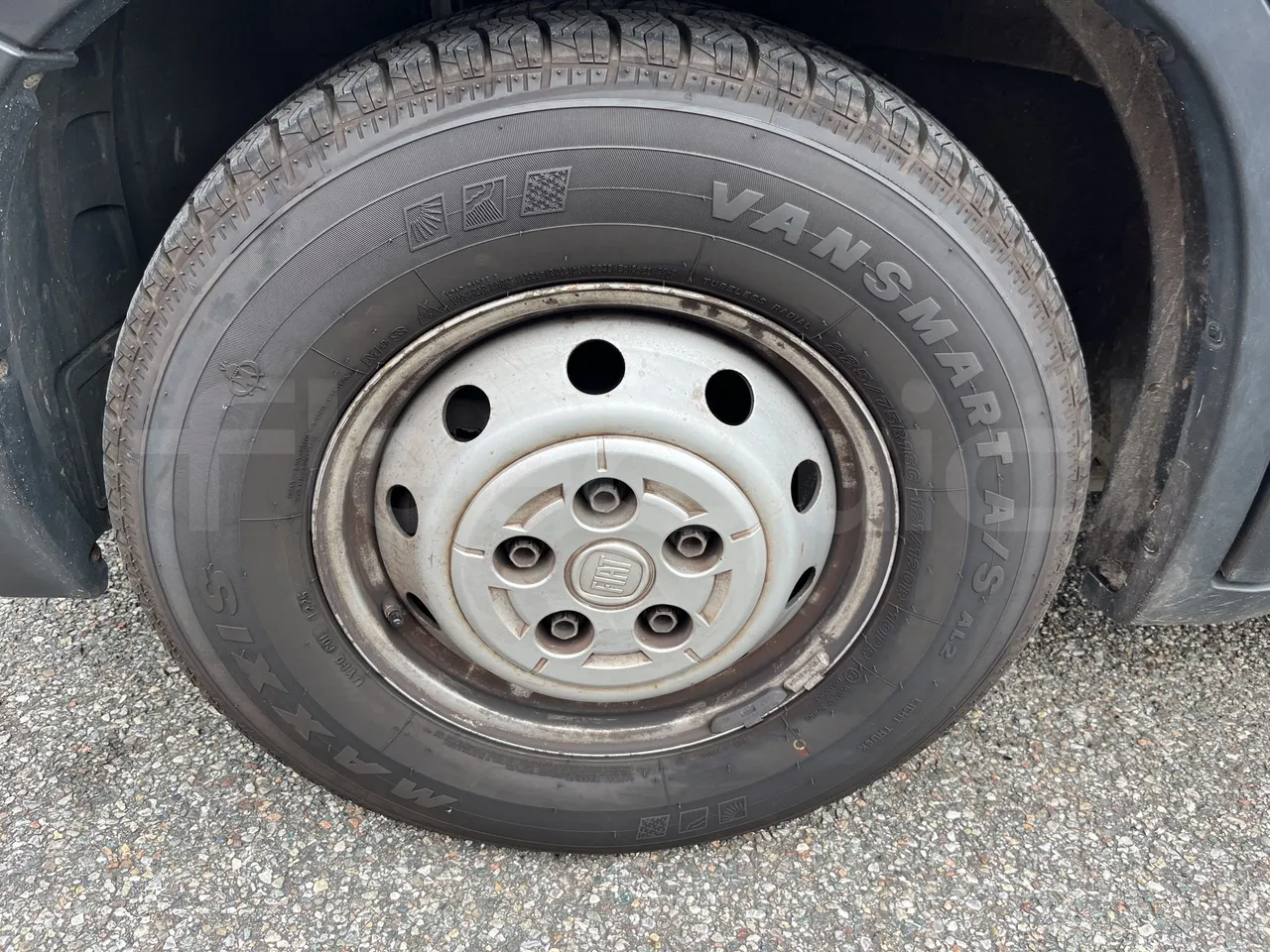 Fiat Ducato - First Axle Left Side: Complete Tyre
