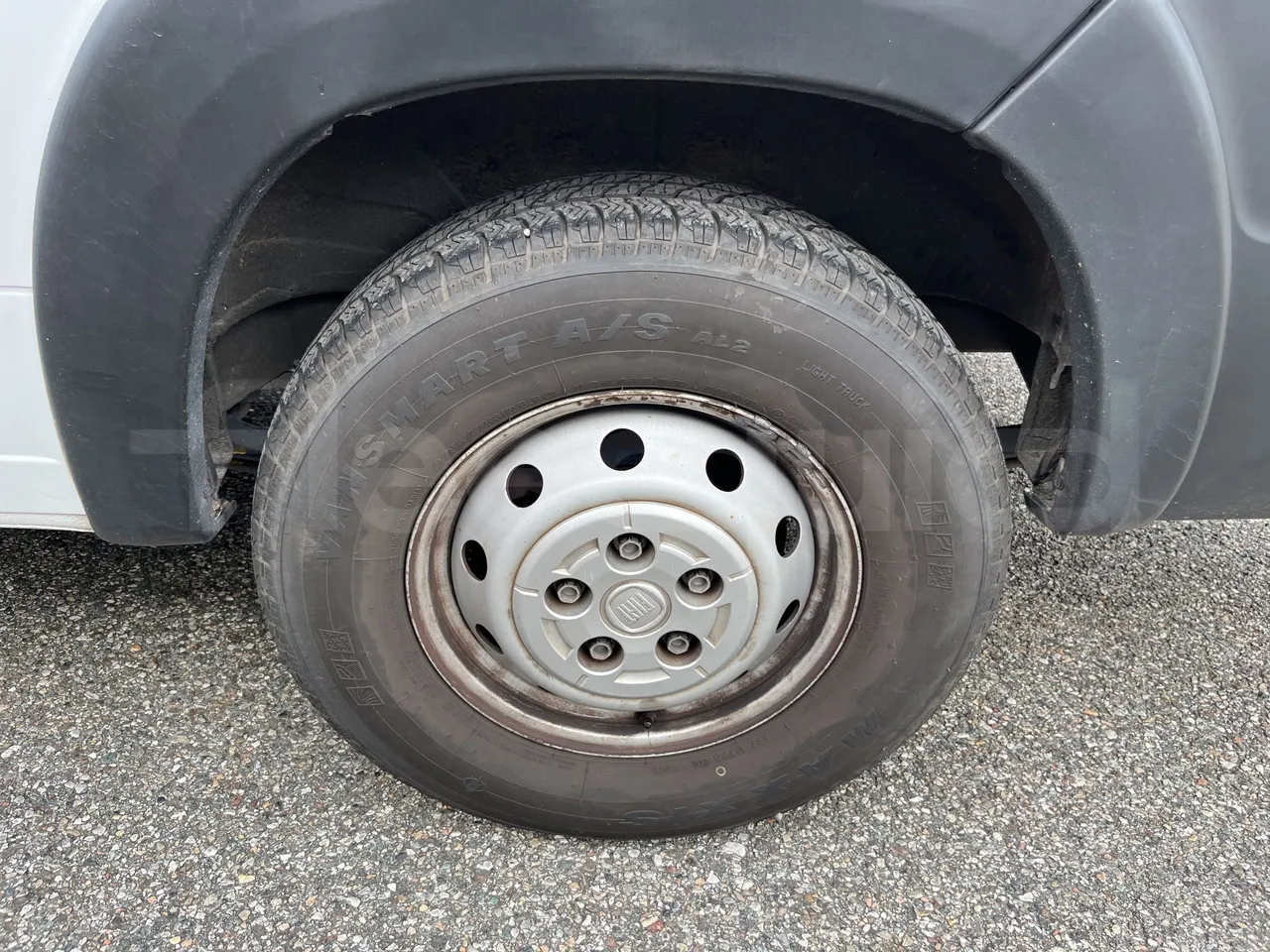 Fiat Ducato - Second Axle Left Side: Complete Wheel
