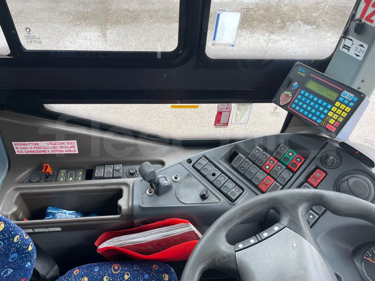 Iveco Crossway SFR162 - Euro 5 - 243 kW - 11.995 mt - radio accessories photo