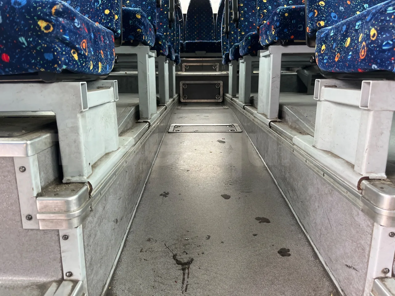 Iveco Crossway SFR162 - Euro 5 - 243 kW - 11.995 mt - seat brackets photo