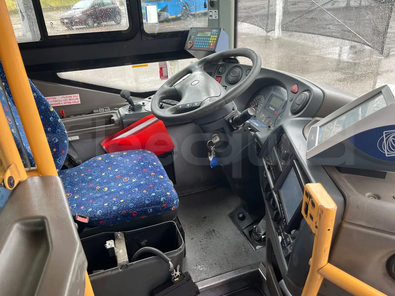 Iveco Crossway SFR162 - Euro 5 - 243 kW - 11.995 mt - buttons panels on