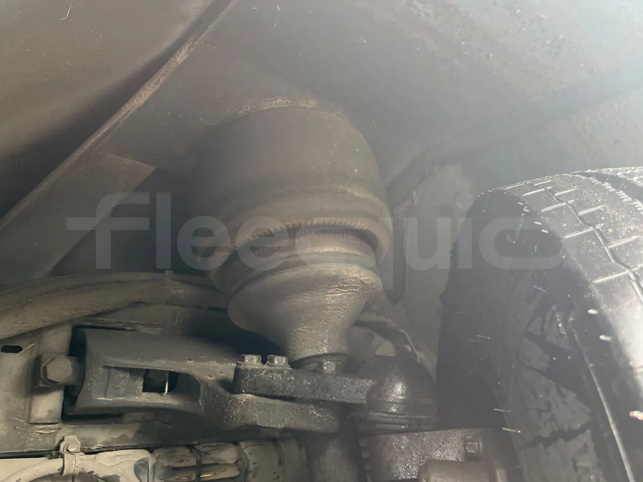 Iveco Crossway SFR162 - Euro 5 - 243 kW - 11.995 mt - front air springs left