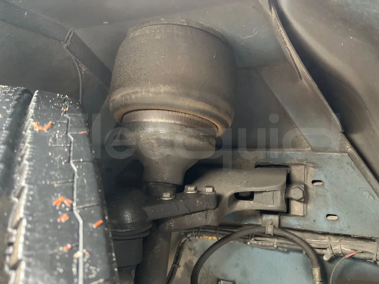 Iveco Crossway SFR162 - Euro 5 - 243 kW - 11.995 mt - front air springs right