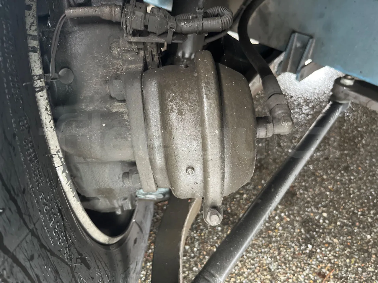 Iveco Crossway SFR162 - Euro 5 - 243 kW - 11.995 mt - front brake calipers right