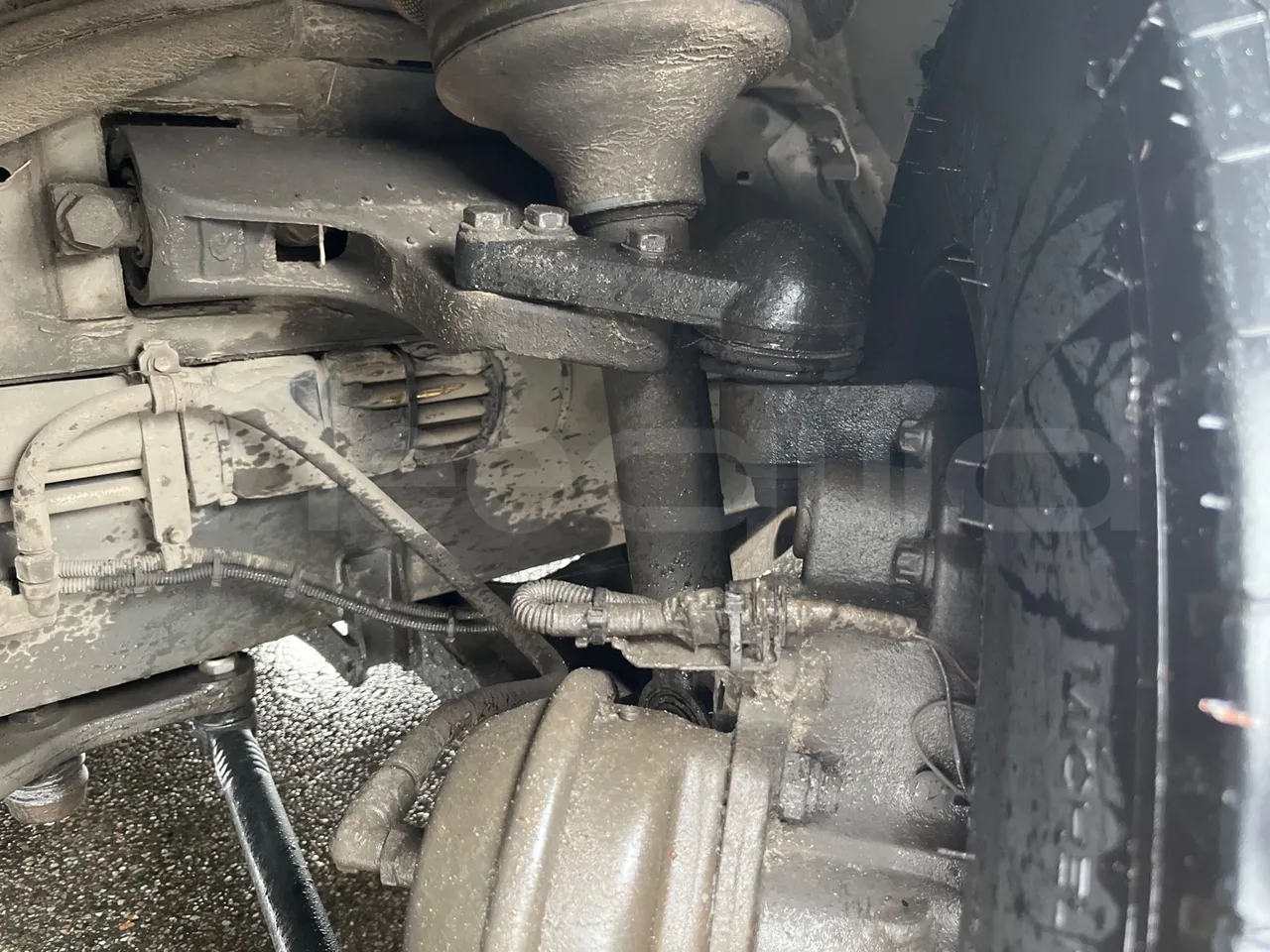 Iveco Crossway SFR162 - Euro 5 - 243 kW - 11.995 mt - front shock absorbers left