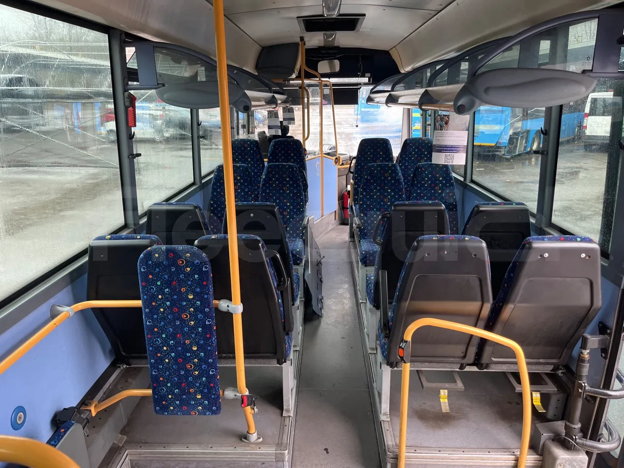 Iveco Crossway SFR162 - Euro 5 - 243 kW - 11.995 mt - forward view middle aisle