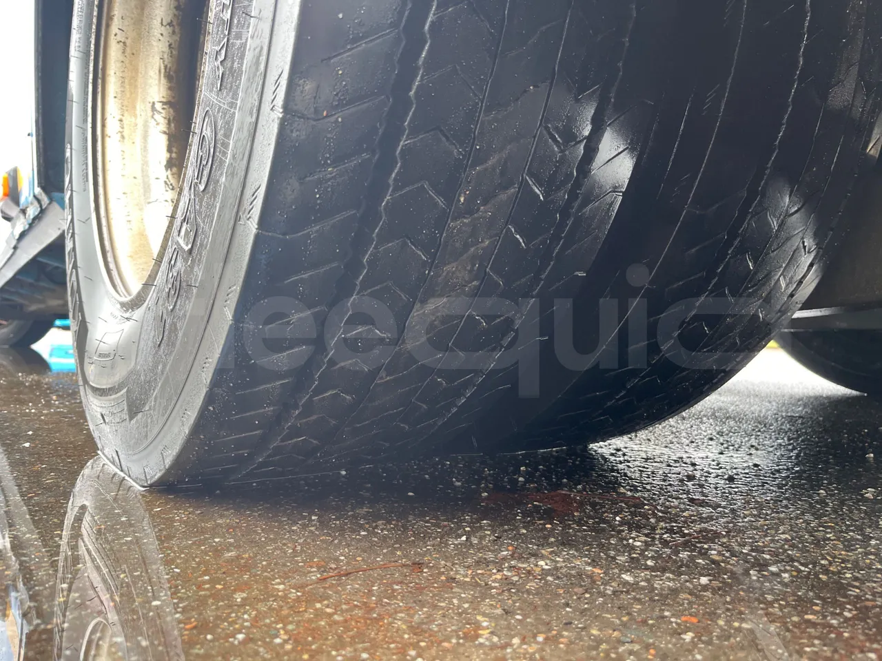 Iveco Crossway SFR162 - Euro 5 - 243 kW - 11.995 mt - tread condition second axle tires left