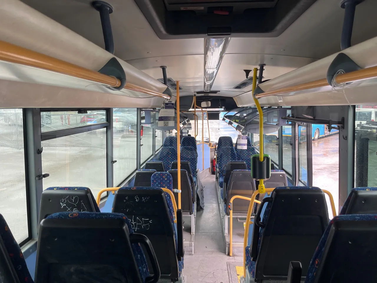 Iveco Crossway SFR162 - Euro 5 - 243 kW - 11.995 mt - overhead compartments photo