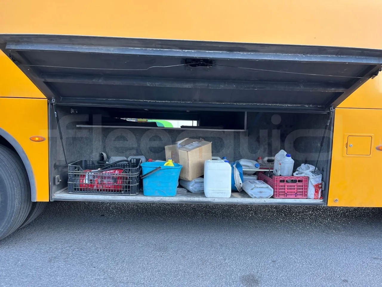 Iveco Andecar VII.3 BF150GDR - Euro4 - 185kw - 10 mt - luggage rack photo