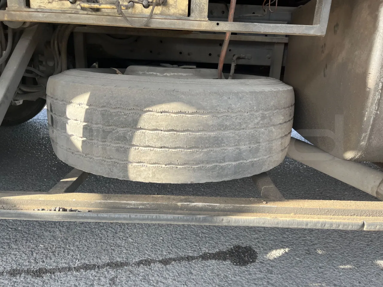 Iveco Andecar VII.3 BF150GDR - Euro4 - 185kw - 10 mt - front undercarriage from front