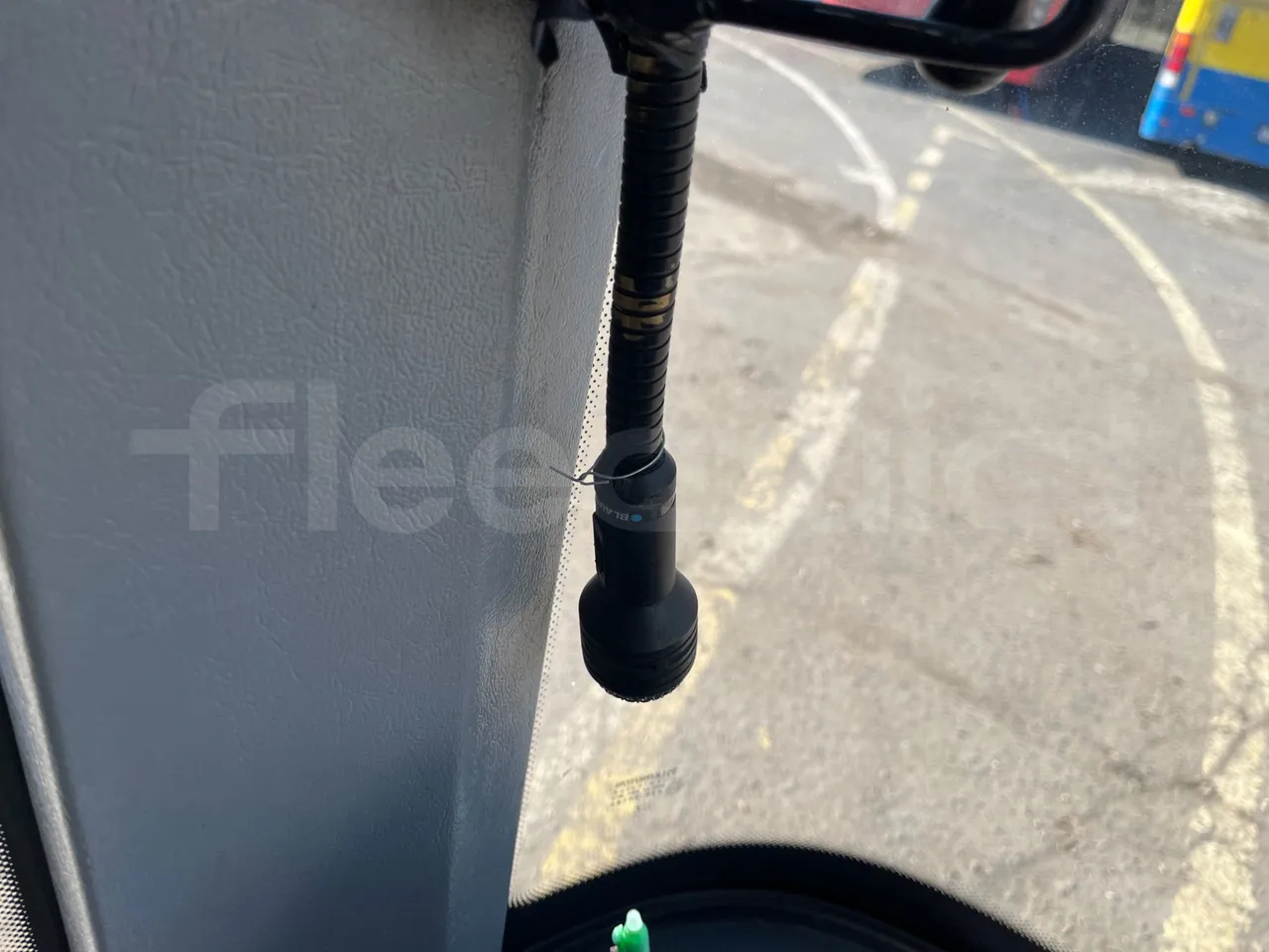 Mercedes-Benz Conecto O345 -EUR3-184kW- 11.915m - driver microphone accessories photo