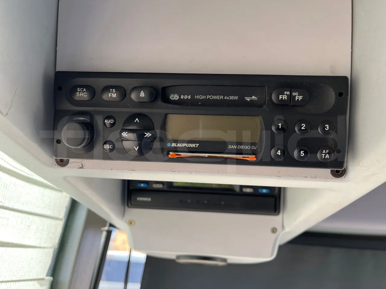 Mercedes-Benz Conecto O345 -EUR3-184kW- 11.915m - radio accessories photo