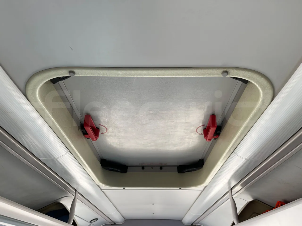 Mercedes-Benz Conecto O345 -EUR3-184kW- 11.915m - roof hatch 1