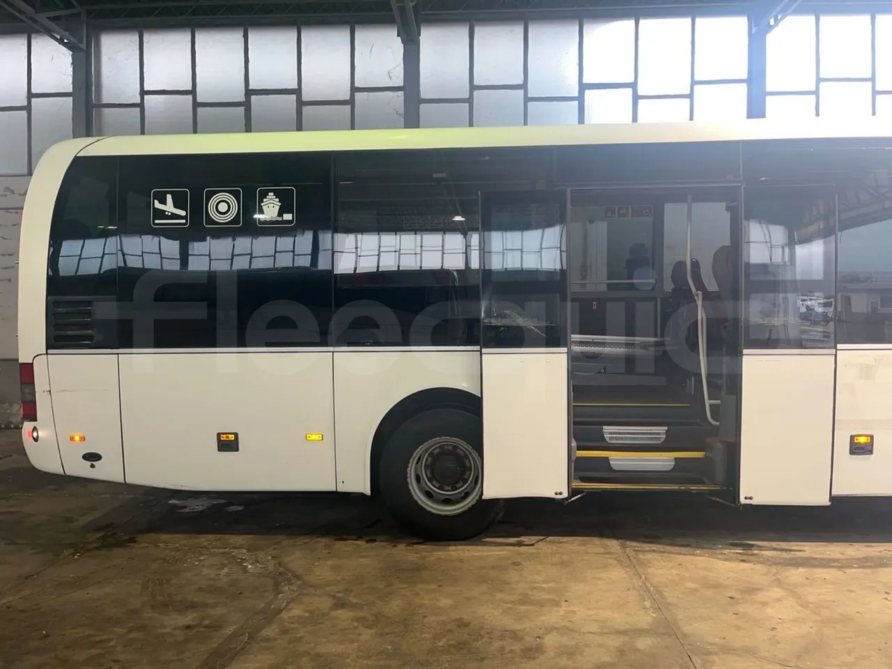 Man Lion's regio UL354NKMIX - Euro 4 - 257 kW - 12.250 mt - front door 2 open