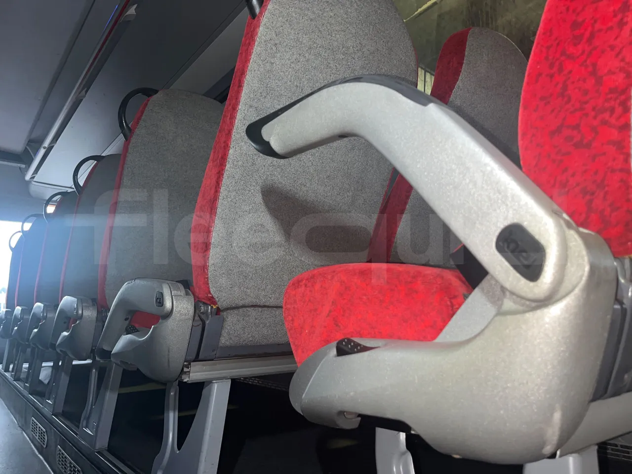 Man Lion's regio UL354NKMIX - Euro 4 - 257 kW - 12.250 mt - armrest detail photo