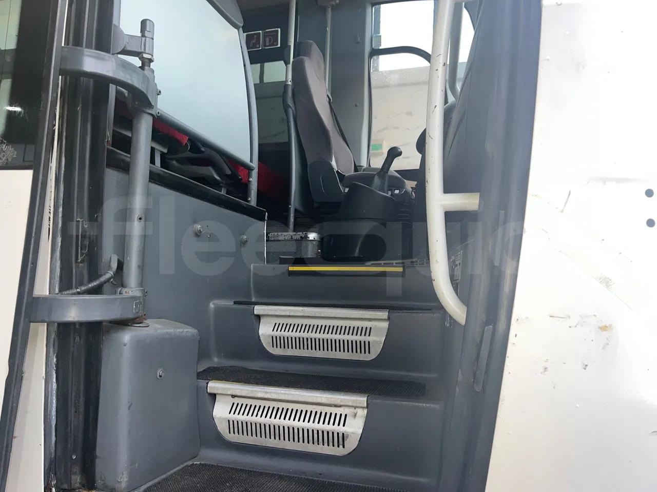 Man Lion's regio UL354NKMIX - Euro 4 - 257 kW - 12.250 mt - door mechanism photo