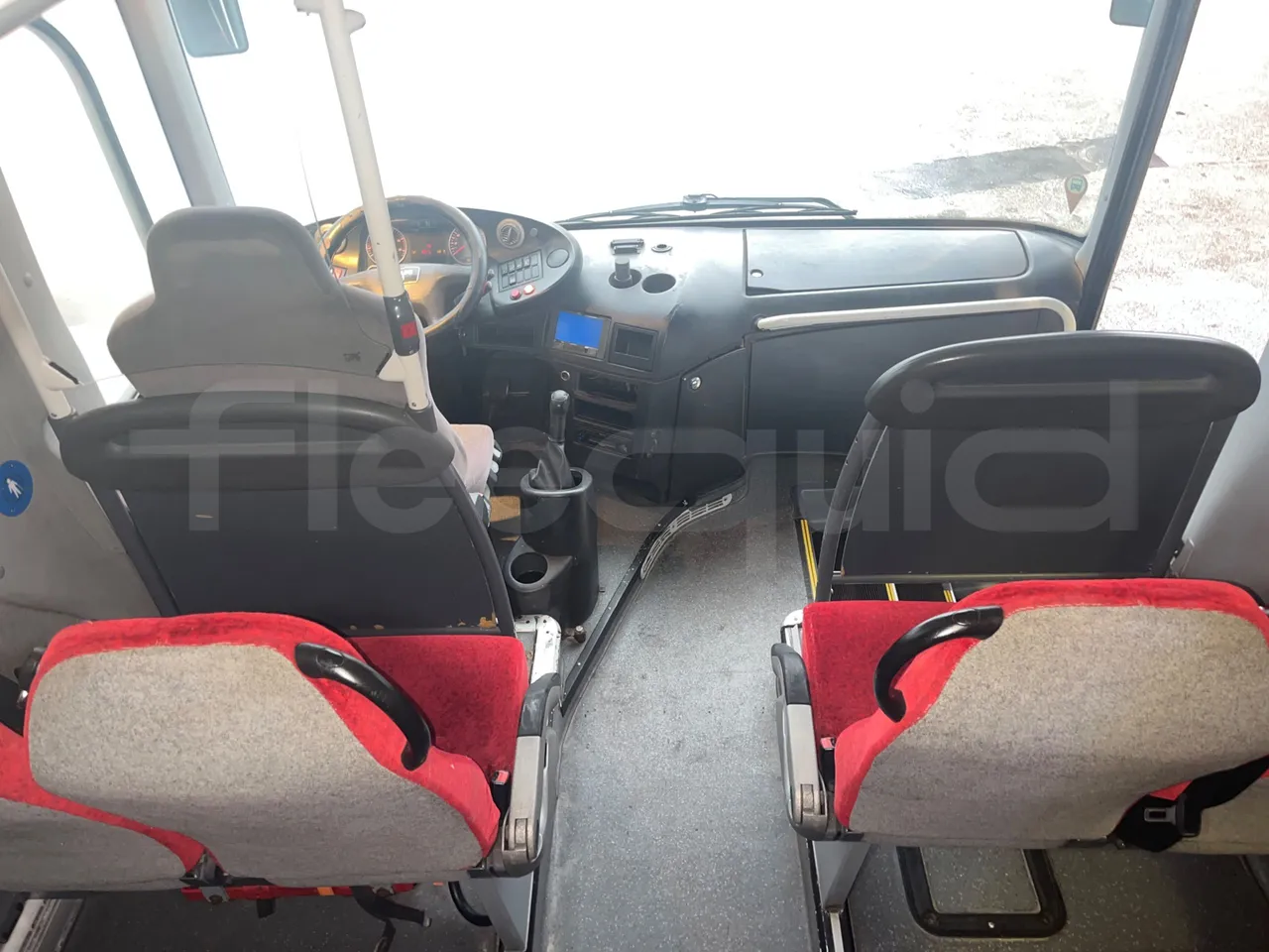 Man Lion's regio UL354NKMIX - Euro 4 - 257 kW - 12.250 mt - footrest detail photo