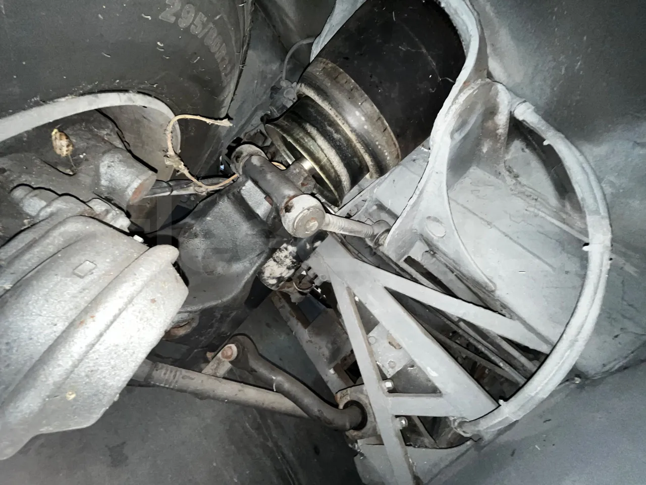 Man Lion's regio UL354NKMIX - Euro 4 - 257 kW - 12.250 mt - front air springs left