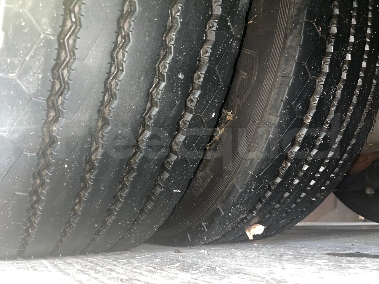 Man Lion's regio UL354NKMIX - Euro 4 - 257 kW - 12.250 mt - tread condition second axle tires left