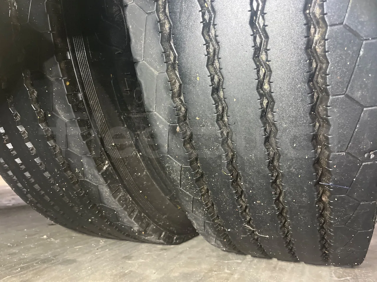 Man Lion's regio UL354NKMIX - Euro 4 - 257 kW - 12.250 mt - tread condition third axle tires left