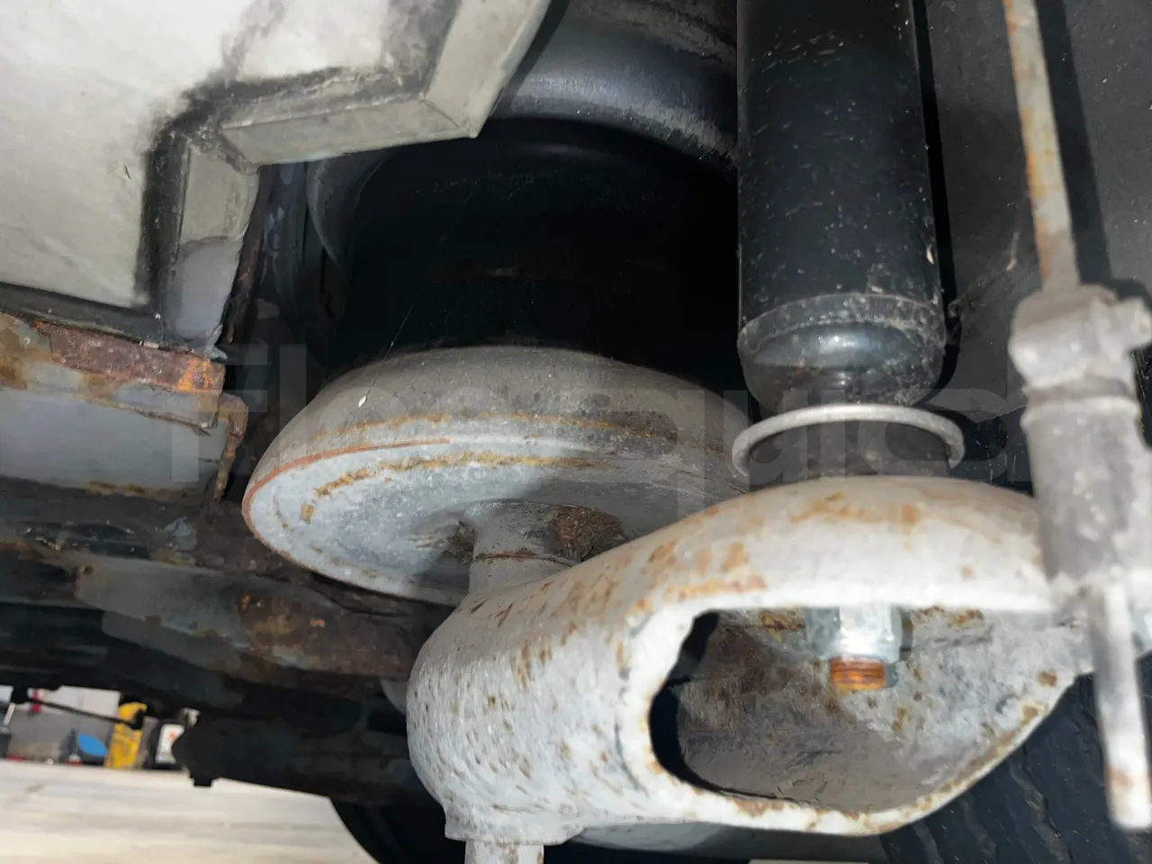 Man Lion's regio UL354NKMIX - Euro 4 - 257 kW - 12.250 mt - axle 2 shock absorbers 1 right