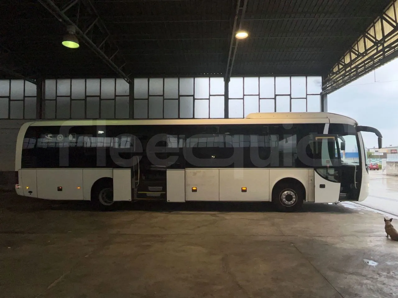 Man Lion's regio UL354NKMIX - Euro 4 - 257 kW - 12.250 mt - right side doors open
