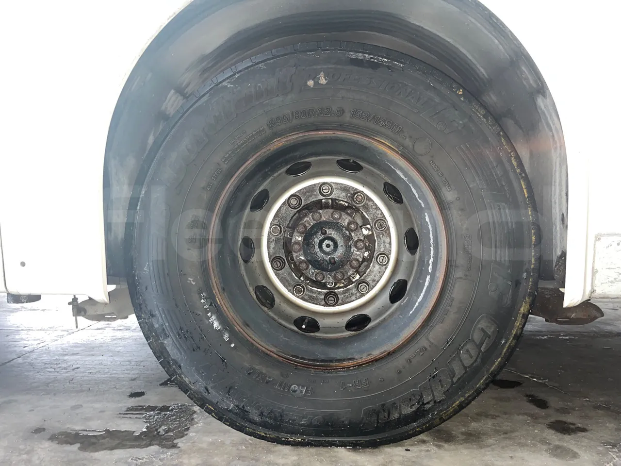 Man Lion's regio UL354NKMIX - Euro 4 - 257 kW - 12.250 mt - rear left tire photo