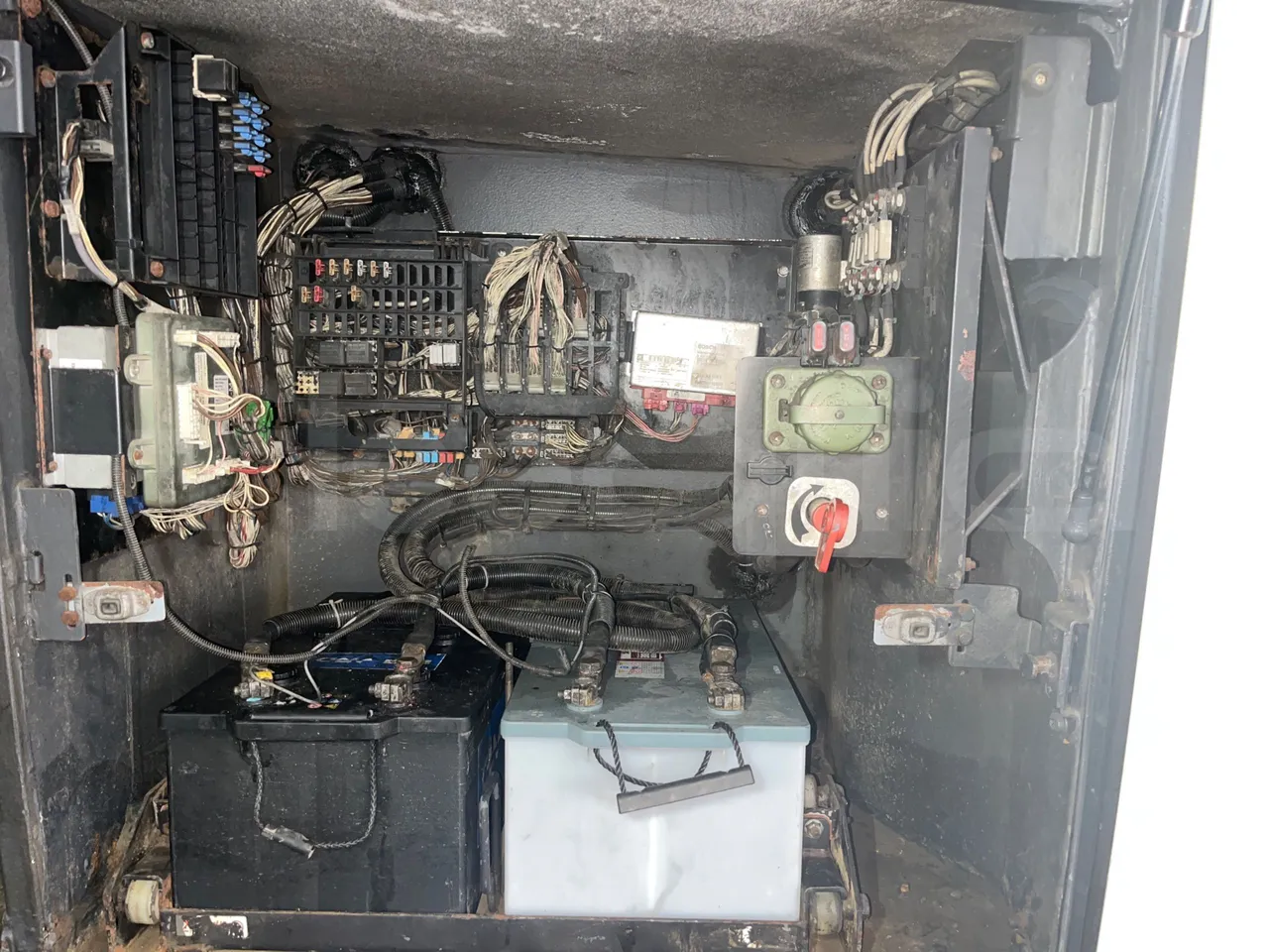 Man Lion's regio UL354NKMIX - Euro 4 - 257 kW - 12.250 mt - under carpet photo