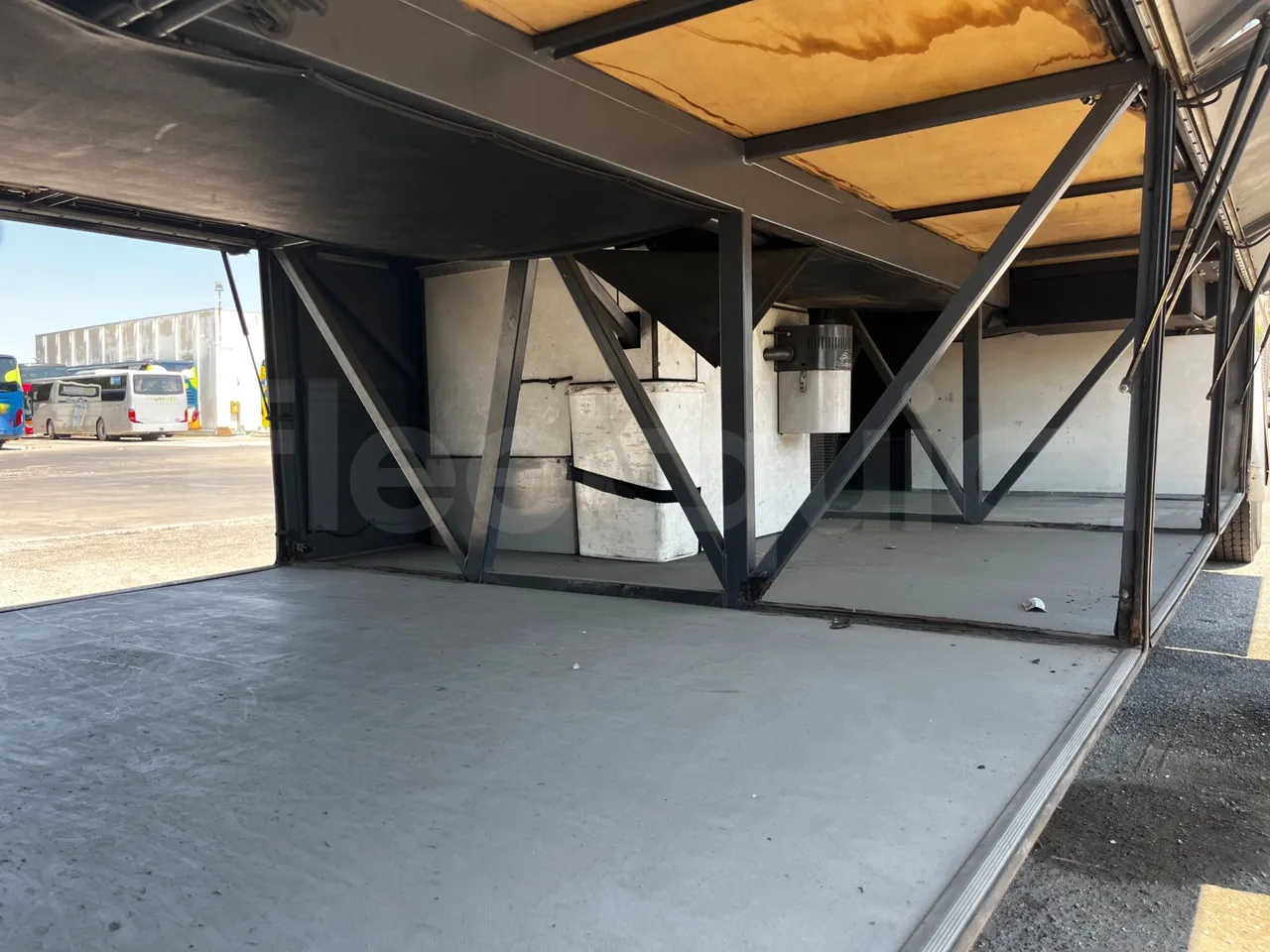 Vdl Futura - under carpet photo