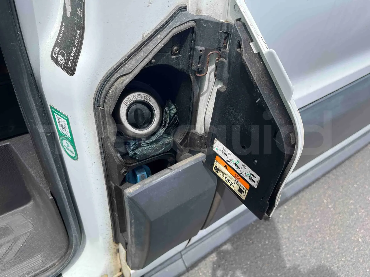 Ford Transit - external compartments photo