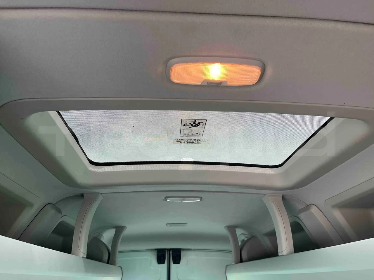 Ford Transit - roof hatch 1