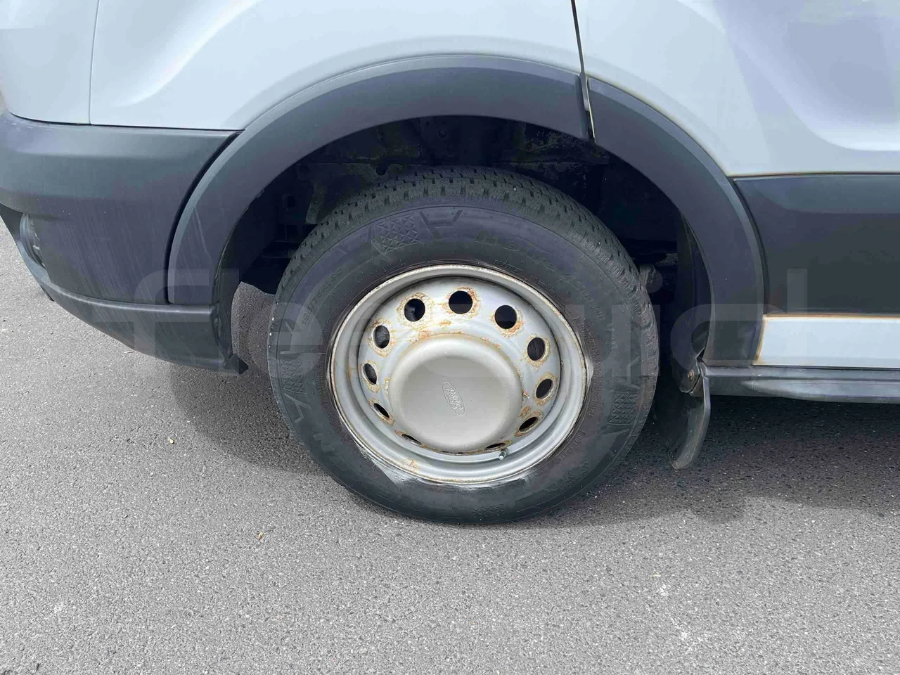 Ford Transit - tread condition front tires left