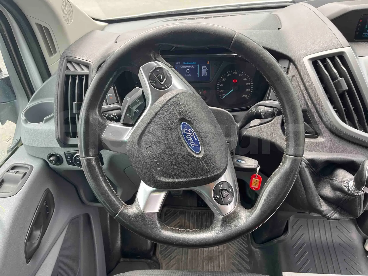 Ford Transit - steering wheel photo