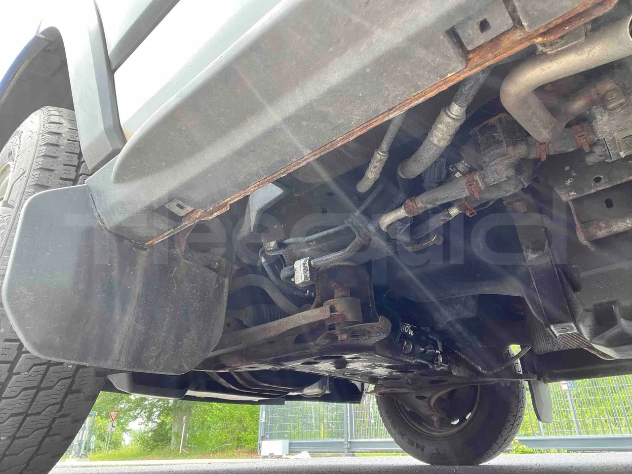 Ford Transit - central undercarriage photo