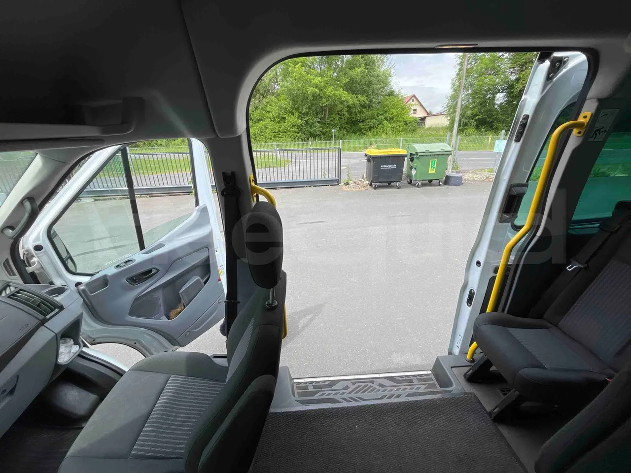 Ford Transit - turntable internal (18m)