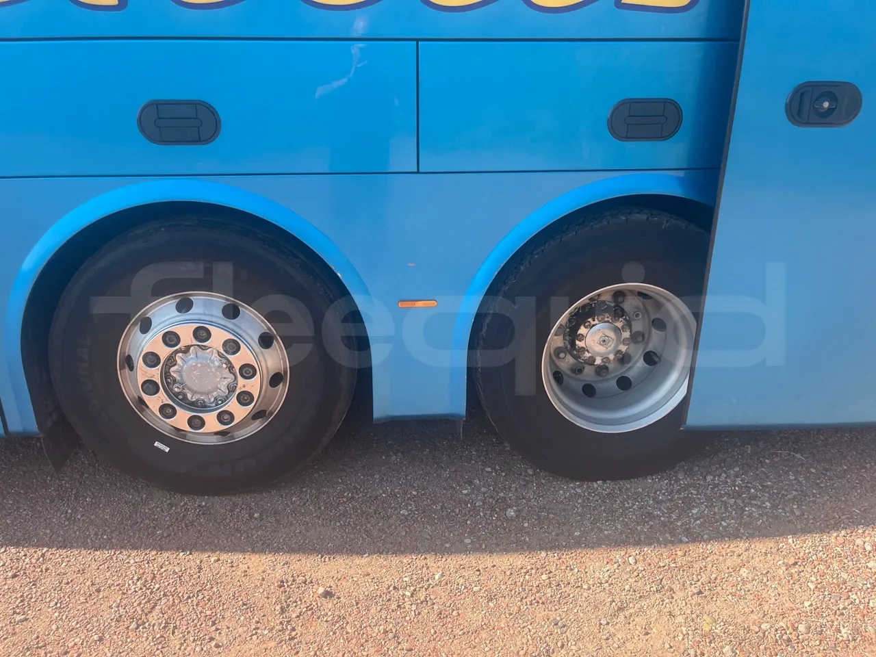 VDL SB4000 SB4000/ Euro 5 - 340 Kw - 13,258 Mt - tread condition front tires right
